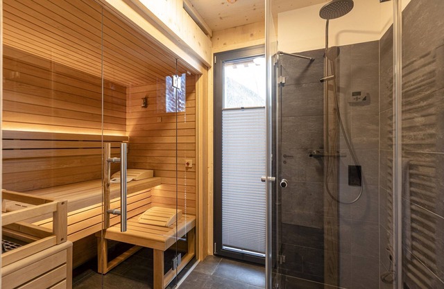 Superior Chalet mit 4 Schlafzimmern & Wellness