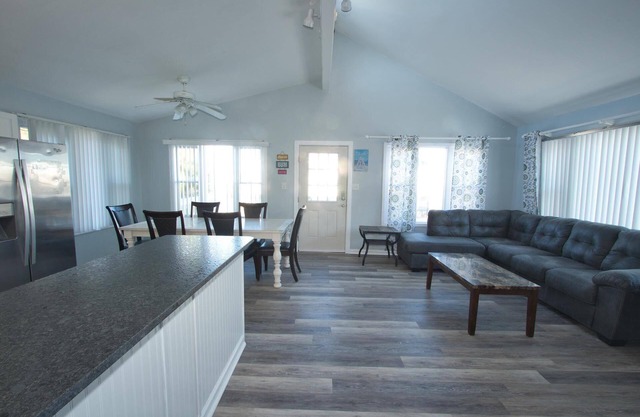 Surf City Home w/wrap around deck (1 house from beach), 30min Atlantic City