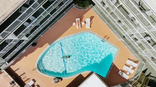 Surfer Beach Hotel