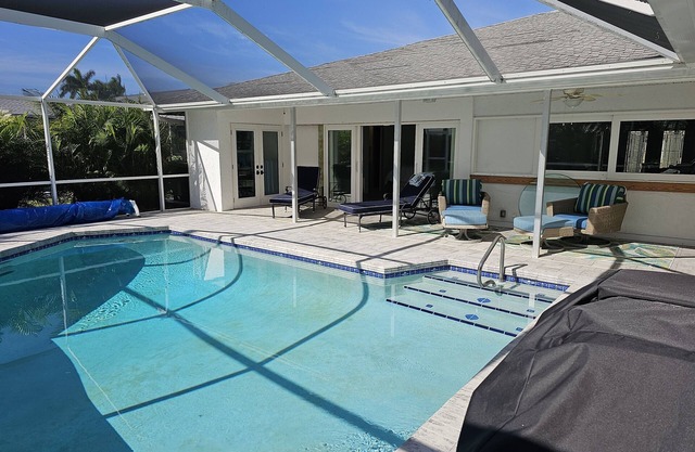 Susational spacious private Yatcht Club Islands.