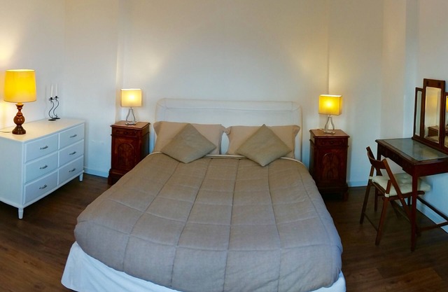 SWANLAKE ROOMS "FAMILY SUITE" breakfast included 5 min from the lake side