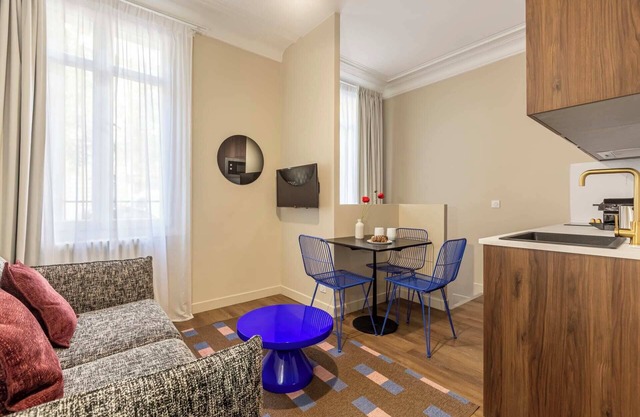 Sweett | Villiers I - One Bedroom Apartment, Sleeps 4