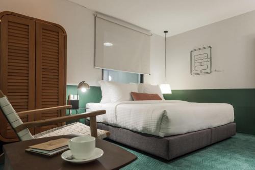 Swing & Pillows - Kentomen Hotel, Bamboo Hills