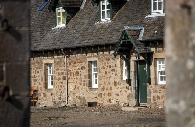 Sycamore Cottage - a traditional 2 bedroom stone cottage within the grounds of Arniston House