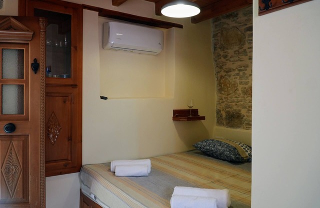 Symi Uptown Indigo Street View Studio