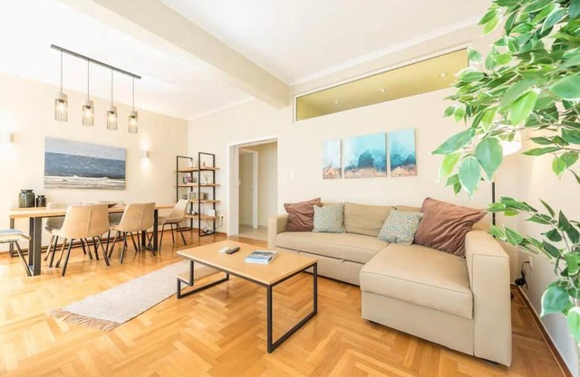 Syntagma H&B Apartment
