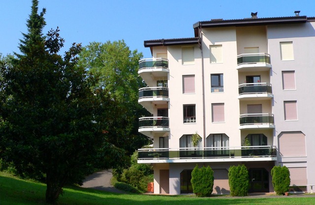 T1, luxury residence, good benefits