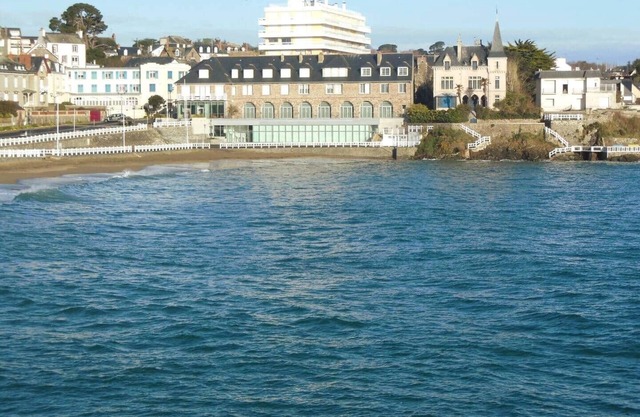 T2 apartment for 4 people "feet in the water" (beach 20 meters)