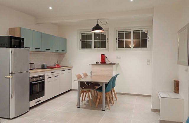 T2 apartment located on the heights of Fort de France with a view of the pitons