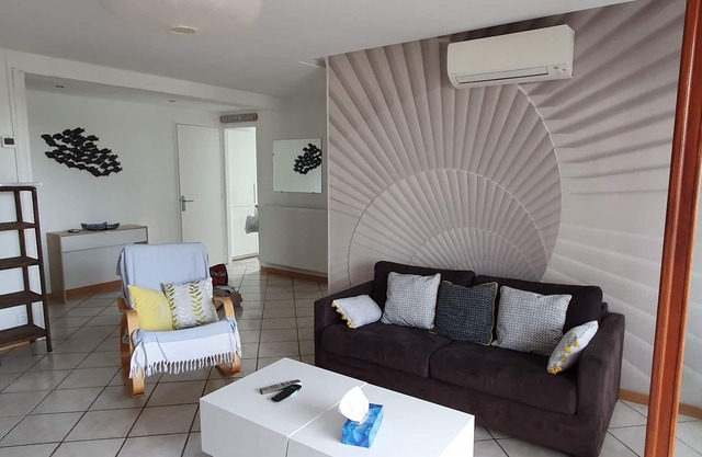 T3 renovated 67m - 250m to the beach - 6 pers - Parking - near shops and resto