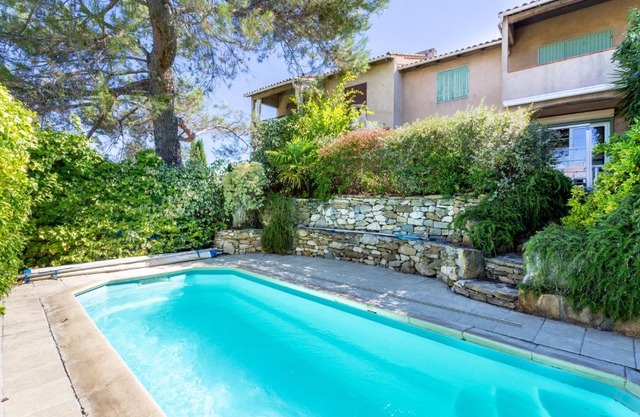T3 Rez de Jardin,Piscine Privée
