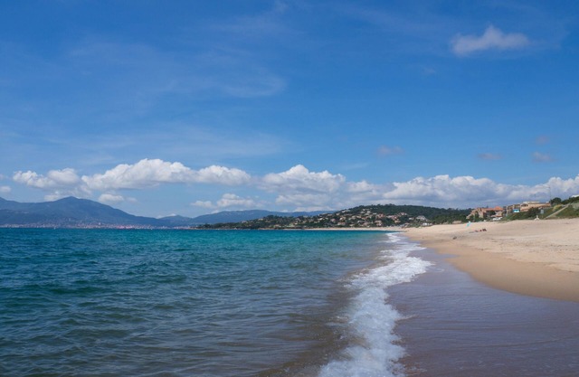 T3 sea view in a secure residence, 2 min walk from the beach, SW facing