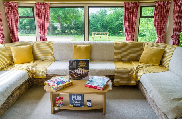 Tadpole Retreat x2 bedrooms, Kitchen, Bathroom & Lounge & Wifi