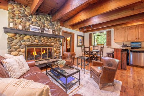 Tahoe City Ski Lease 4BR 4 Full BA Home Near Palisades