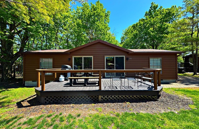 Take a Break & Visit Put-in-Bay! 3 BR 2 BA Villa - Island Club - 8 ppl -IC102