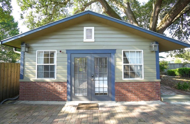 Tampa Bungalow 110 W Alva Street