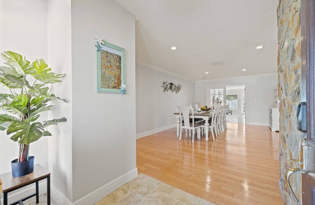 Tarpon Springs Treasure 4BD 2BA Huge Backyard