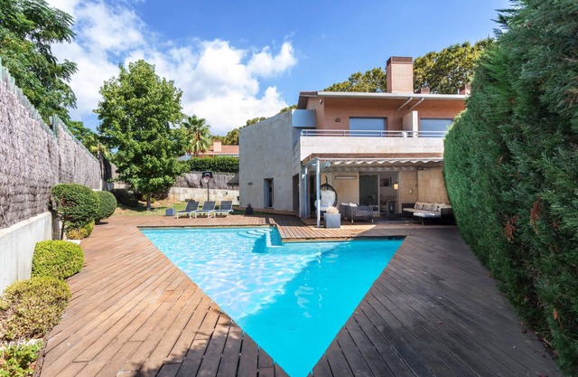 TARRACO - DESIGN and PRIVACY - 10min from the BEACH