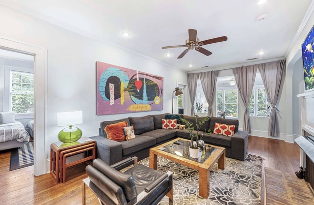 Tasteful Myers Park 2BR King Condo | Sunroom