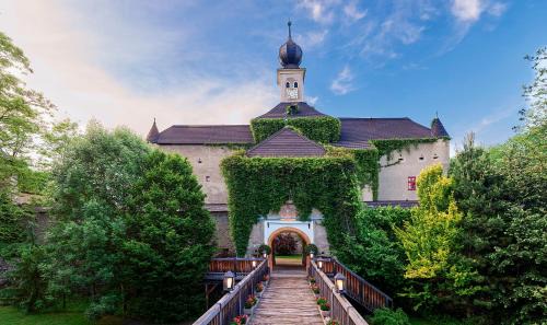 TAUROA Schloss Gabelhofen