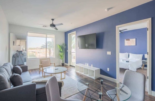 Tempe Comfort 1BD with Pool Gym & Parking!