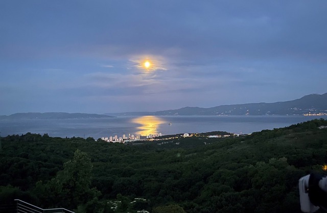 Terra Magica Deluxe Apartment OR Room with Private Parking, Terrace and Sea View