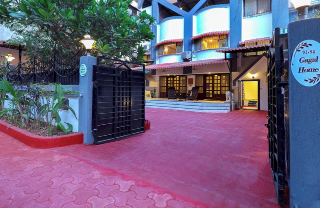 Terrace BBQ Villa & Pool Table & Thakur Complex