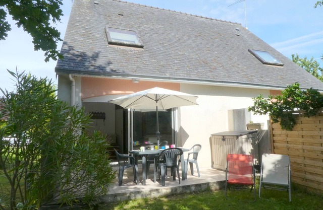 Terraced House in Beg Meil near Sandy Beaches