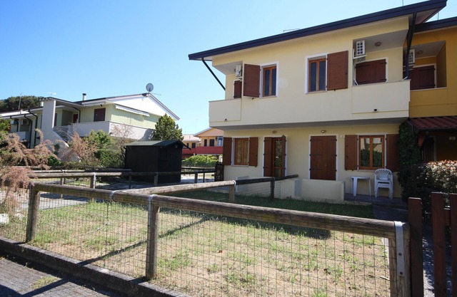 Terraced house with private garden