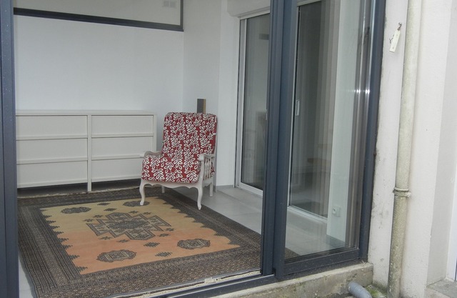 TERRACED HOUSE WITH PATIO AND PARKING