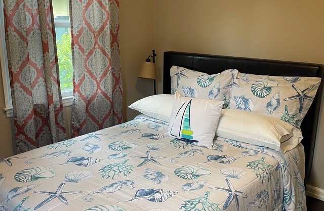 Terrific 3 Remodeled bedroom house in charming Moultrie
