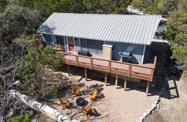 Texas Charm Cottage in Canyon Lake