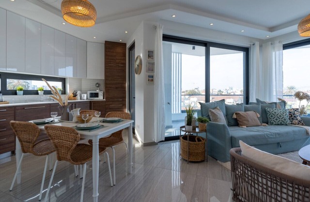 Thálassa 2-Bedroom Apartment in Larnaca
