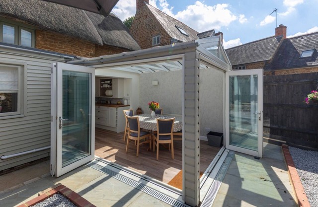 Thatched Cottage in Bloxham Banbury