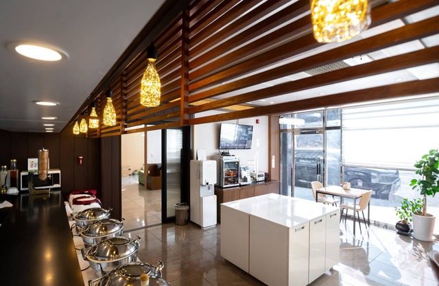 The 7 Business Hotel