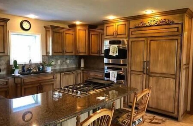 The Abbey House - 5 Star R&R