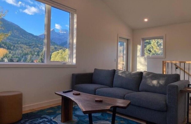 The Aerie, modern condo, panoramic mountain views, Registration numbern002666n