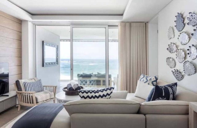 The Alikreukel: Designer Beachfront Apartment with Access Directly on the Beach