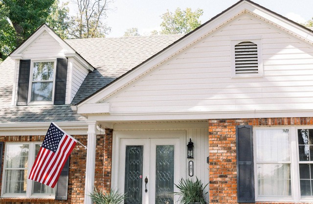 The Arlington House is a spacious home, perfect for larger families & gatherings