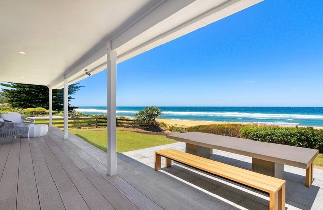 THE BEACH HOUSE | Luxry beachfront | Accom Holidays