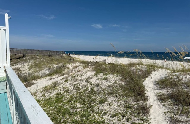 The Beach Shack - Beachfront | Sleeps 10 | Gulf Shores