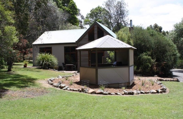 The Blue Wren Lodge quality couples accommodation