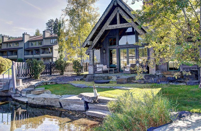 The Boulder at Bear Dance Village, Waterfront with Private Dock!!