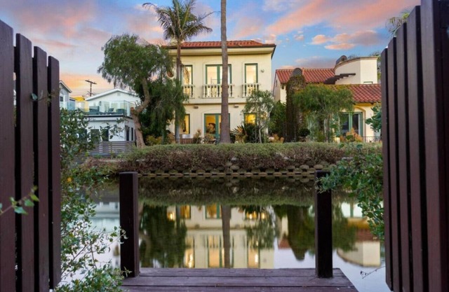 The Canal Escape - Must See!