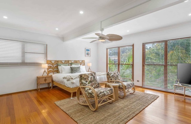 The Canopy House - by Coast Hosting
