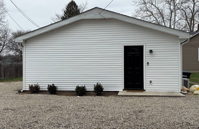 The Cardinal. Newly built 1-bedroom cottage w/WiFi and AC in delightful Muncie