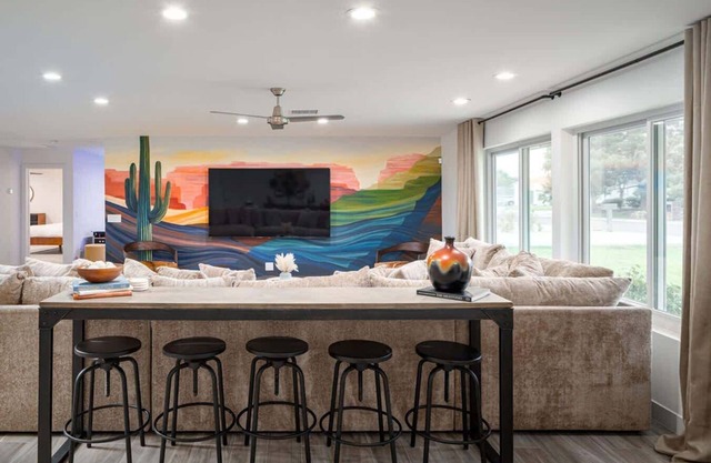 The Claremont: Chic Luxe, Putting Green & Pool