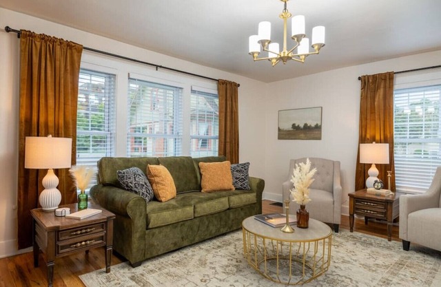 The Clark Fork Cottage Downtown Missoula, Mid Century/Spacious