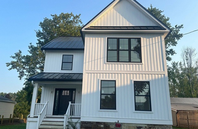 The College Town Cottage