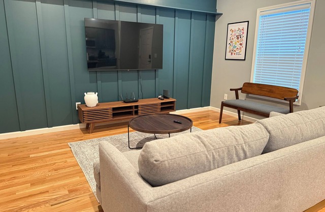 The Corner at SJ - Cozy + Modern Retreat in Lewisburg